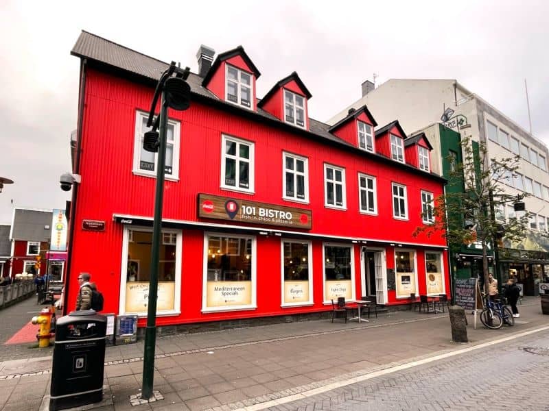 reykjavik wat te doen gekleurde huizen