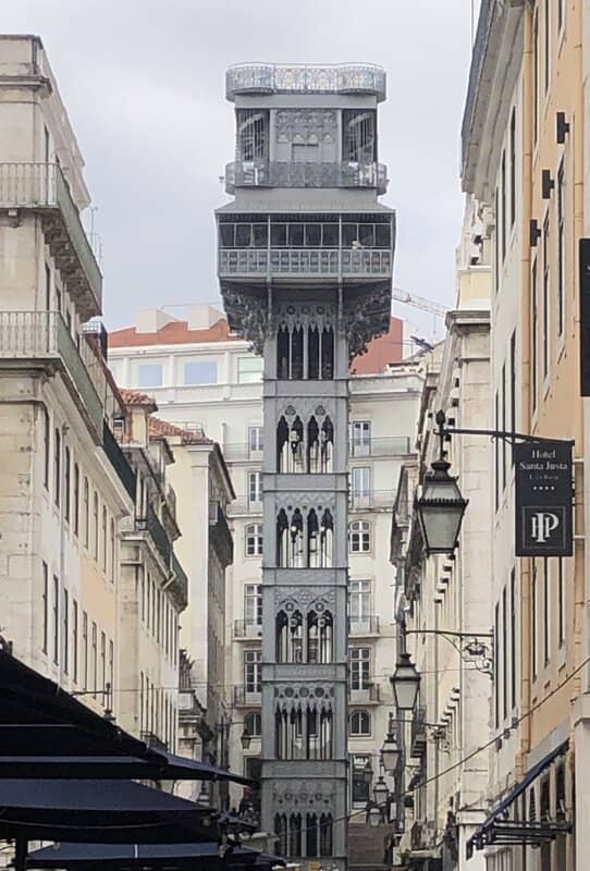 Santa justa lift in Lissabon