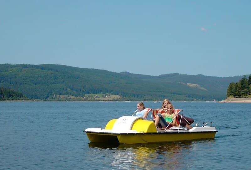 kinderen gardameer pedalo